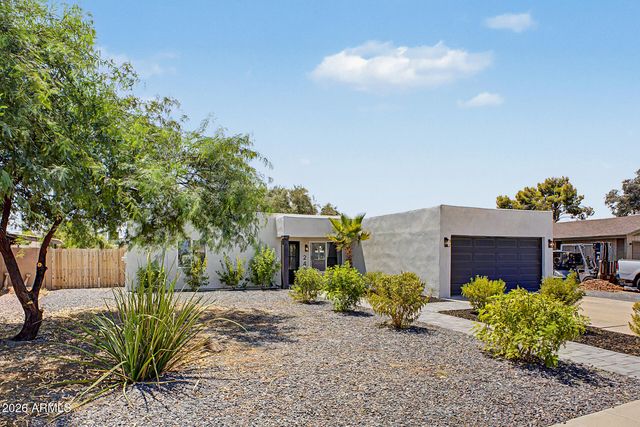 2425 E INVERNESS Avenue, Mesa, AZ 85204