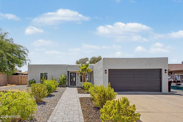2425 E INVERNESS Avenue, Mesa, AZ 85204