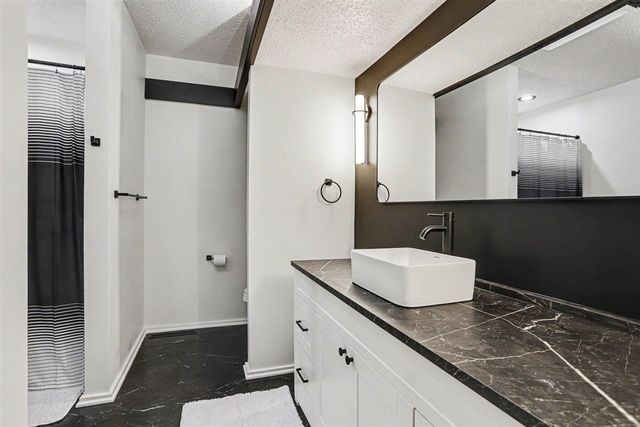 3907 Cricket Lane, Kalamazoo, MI 49008