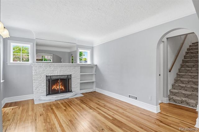 15965 Whitby Street, Livonia, MI 48154