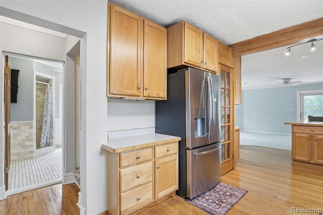15965 Whitby Street, Livonia, MI 48154
