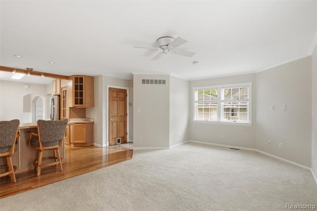 15965 Whitby Street, Livonia, MI 48154