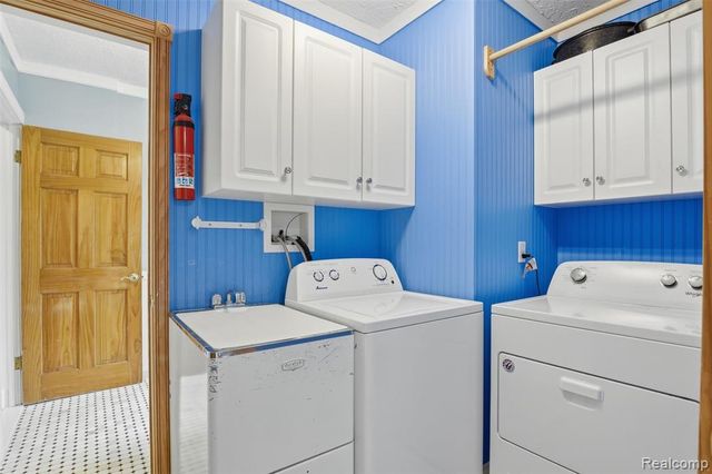 15965 Whitby Street, Livonia, MI 48154