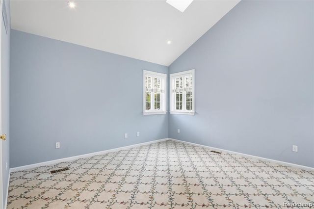 15965 Whitby Street, Livonia, MI 48154