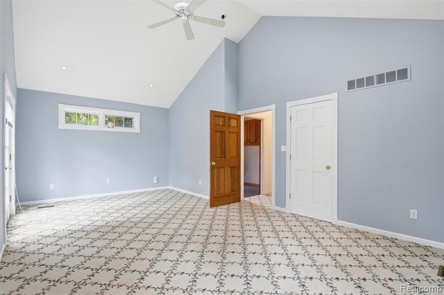 15965 Whitby Street, Livonia, MI 48154