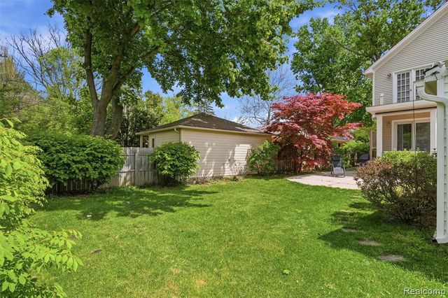15965 Whitby Street, Livonia, MI 48154