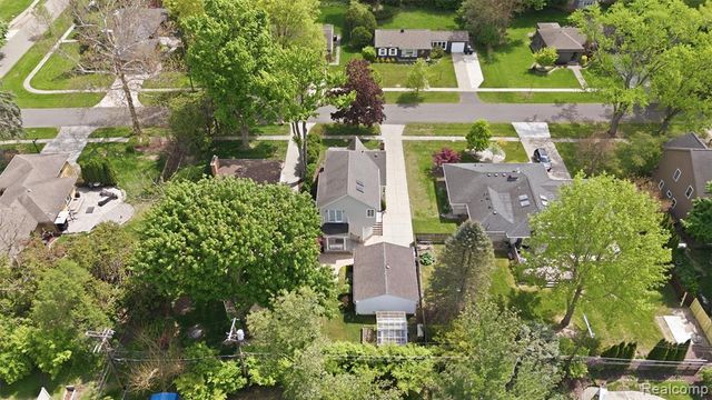 15965 Whitby Street, Livonia, MI 48154
