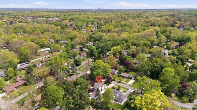 15965 Whitby Street, Livonia, MI 48154