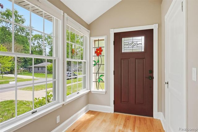 15965 Whitby Street, Livonia, MI 48154