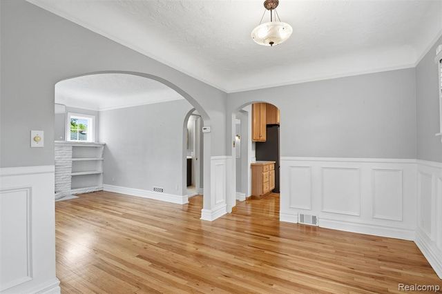 15965 Whitby Street, Livonia, MI 48154