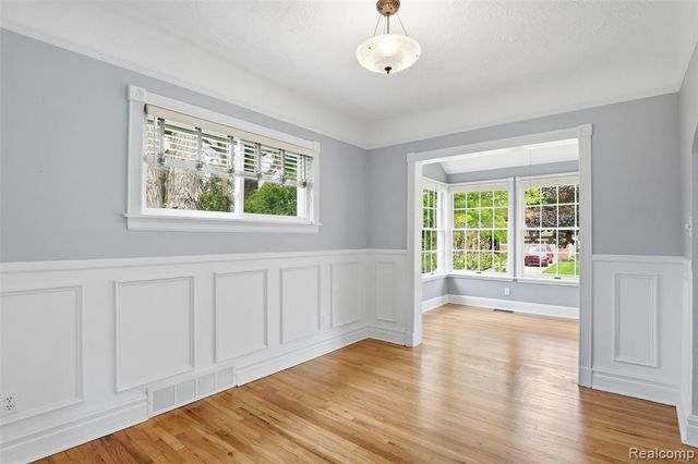 15965 Whitby Street, Livonia, MI 48154