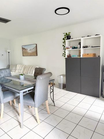 2921 NW 68th Ter 1, Sunrise, FL 33313