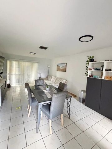 2921 NW 68th Ter 1, Sunrise, FL 33313