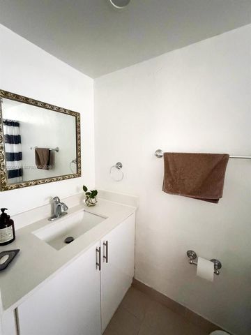 2921 NW 68th Ter 1, Sunrise, FL 33313