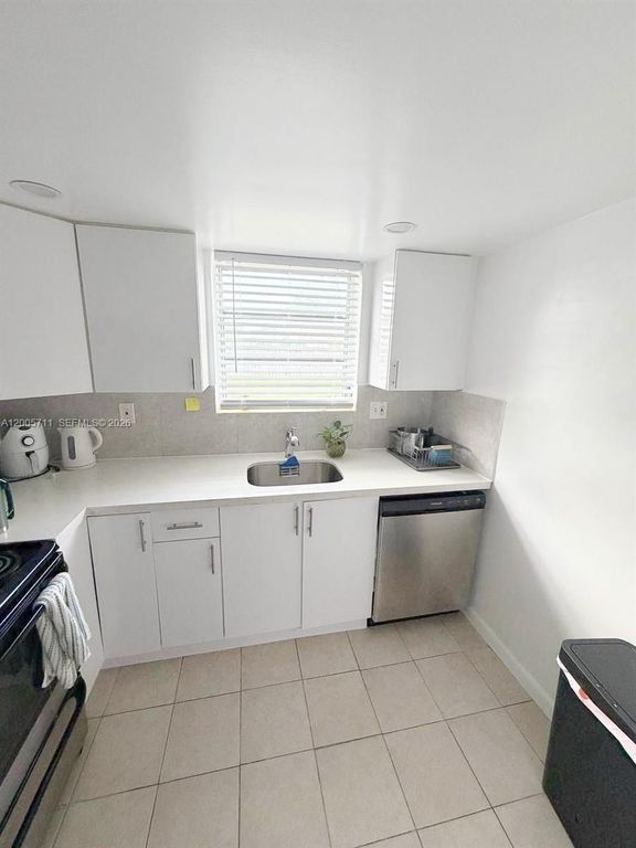 2921 NW 68th Ter 1, Sunrise, FL 33313
