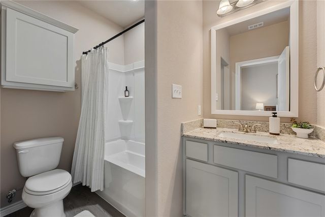 533 Momma Bear Drive, College Station, TX 77845