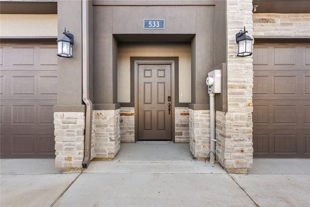 533 Momma Bear Drive, College Station, TX 77845