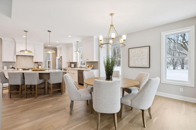 599 Harbor Court, Shoreview, MN 55126