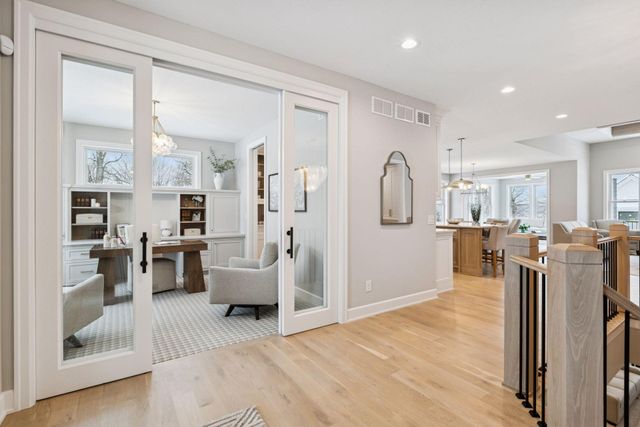 599 Harbor Court, Shoreview, MN 55126