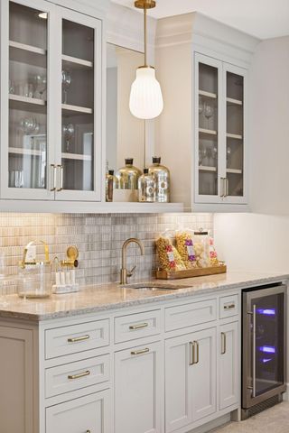 599 Harbor Court, Shoreview, MN 55126