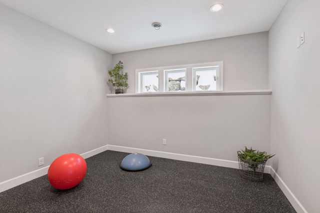 599 Harbor Court, Shoreview, MN 55126