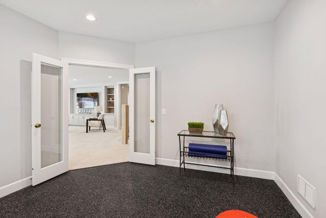 599 Harbor Court, Shoreview, MN 55126