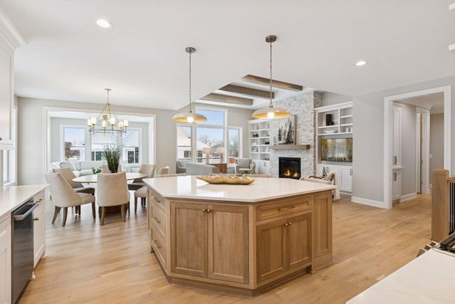 599 Harbor Court, Shoreview, MN 55126