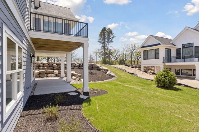 599 Harbor Court, Shoreview, MN 55126