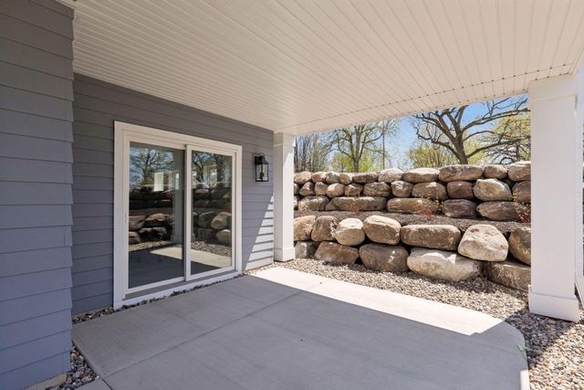 599 Harbor Court, Shoreview, MN 55126