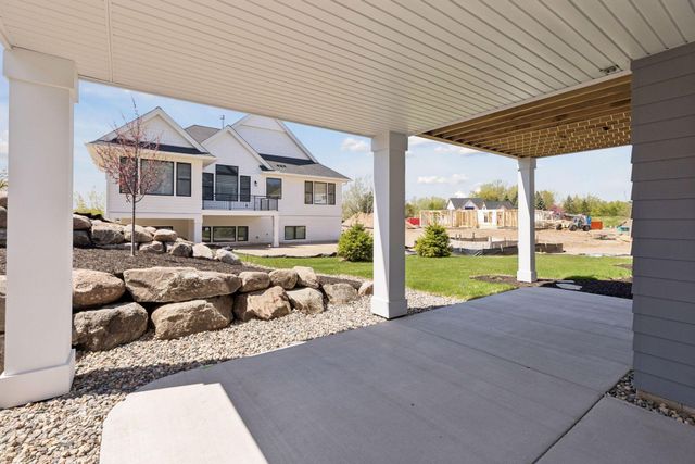 599 Harbor Court, Shoreview, MN 55126