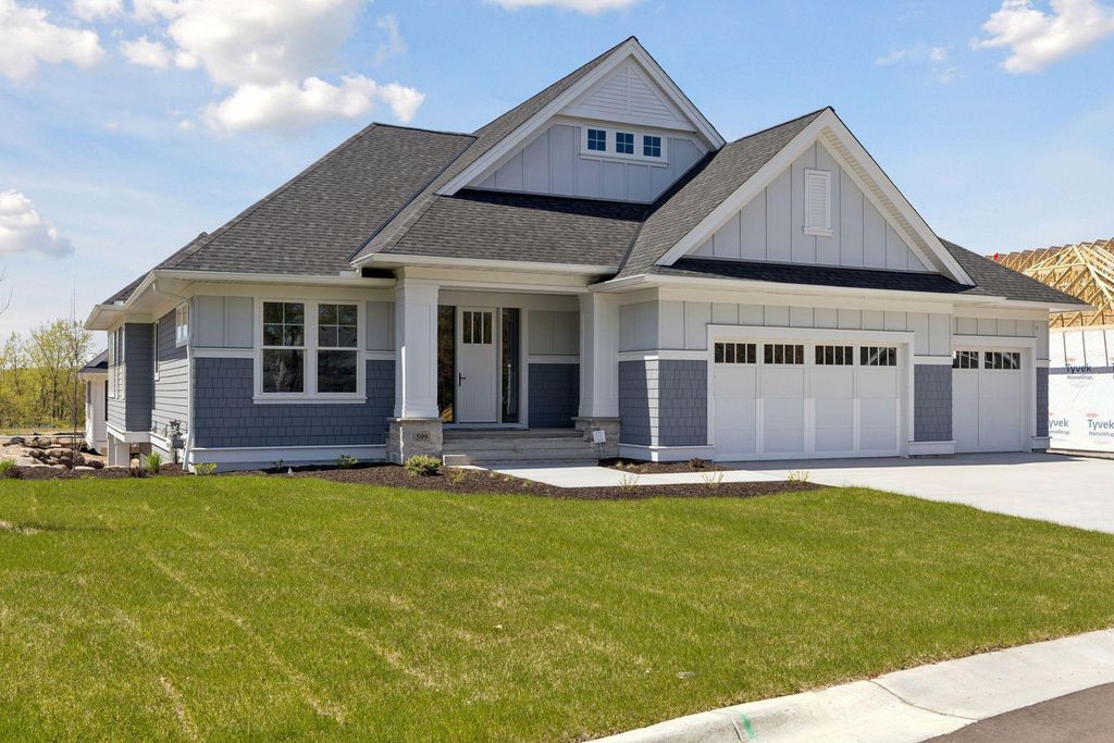 599 Harbor Court, Shoreview, MN 55126 — photo 2