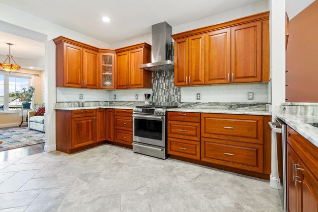 18 Steele Road, Derry, NH 03038