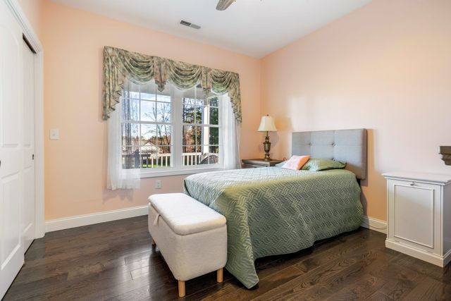 18 Steele Road, Derry, NH 03038