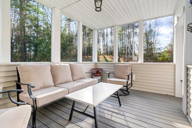 18 Steele Road, Derry, NH 03038