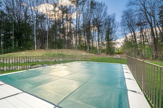18 Steele Road, Derry, NH 03038