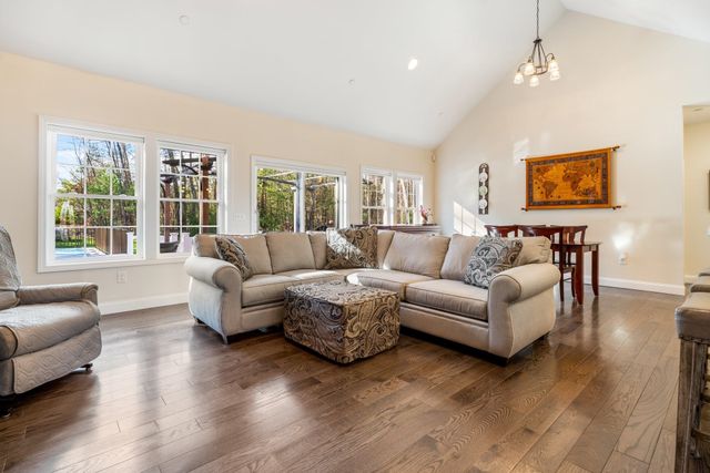 18 Steele Road, Derry, NH 03038