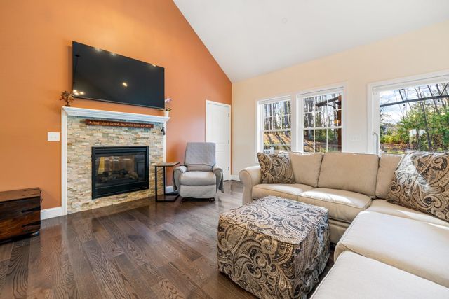 18 Steele Road, Derry, NH 03038