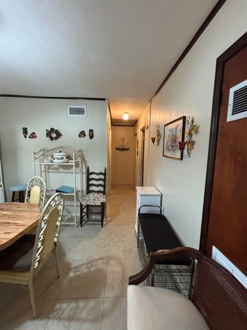 1088 WESTERN PARK DR, Memphis, TN 38109