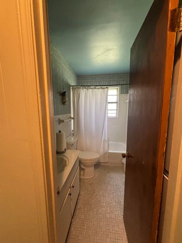 1088 WESTERN PARK DR, Memphis, TN 38109