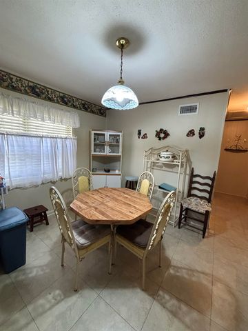 1088 WESTERN PARK DR, Memphis, TN 38109