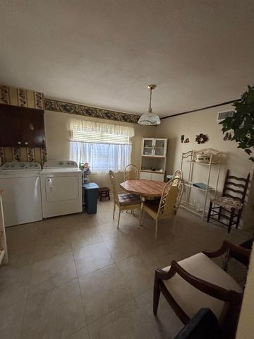 1088 WESTERN PARK DR, Memphis, TN 38109