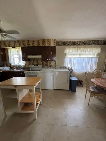 1088 WESTERN PARK DR, Memphis, TN 38109