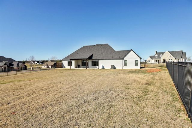 3562 Winding Ridge Drive, Blanchard, OK 73010