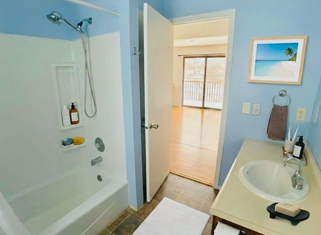 2648 3rd Avenue E, North Saint Paul, MN 55109