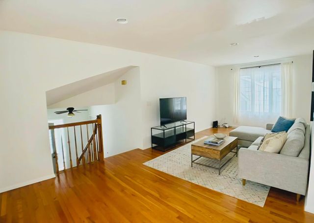 2648 3rd Avenue E, North Saint Paul, MN 55109