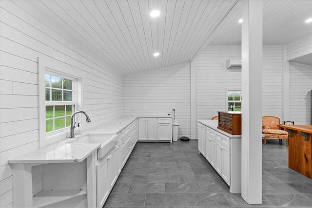 900 County Road 165, Headland, AL 36345