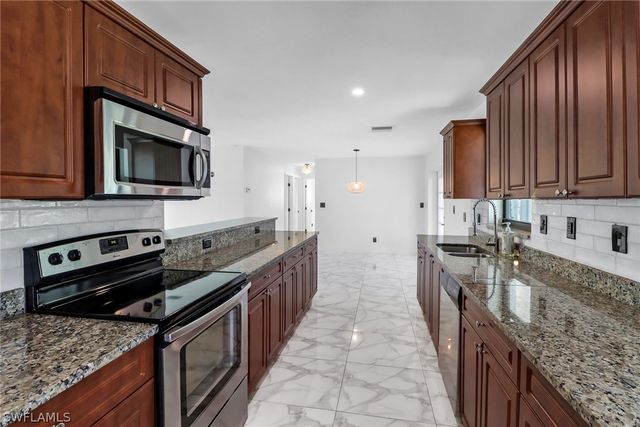 18659 Sarasota RD, Fort Myers, FL 33967