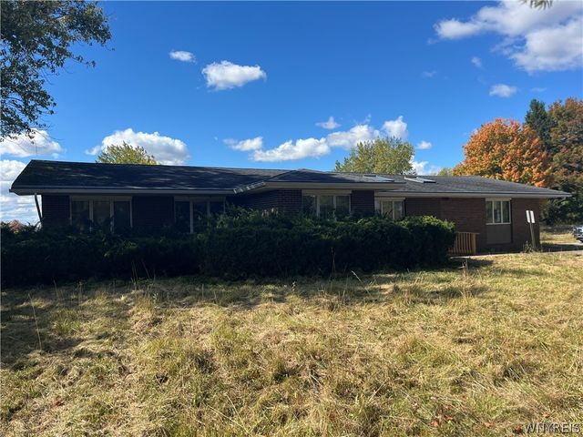 3916 Long Bridge, Albion, NY 14411