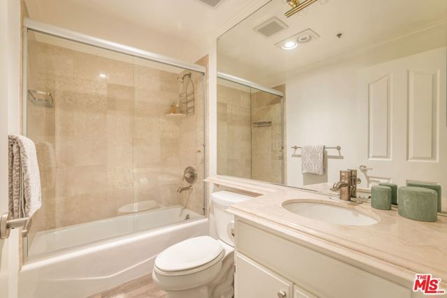 930 N Doheny Drive 103, West Hollywood, CA 90069