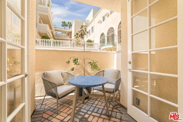 930 N Doheny Drive 103, West Hollywood, CA 90069